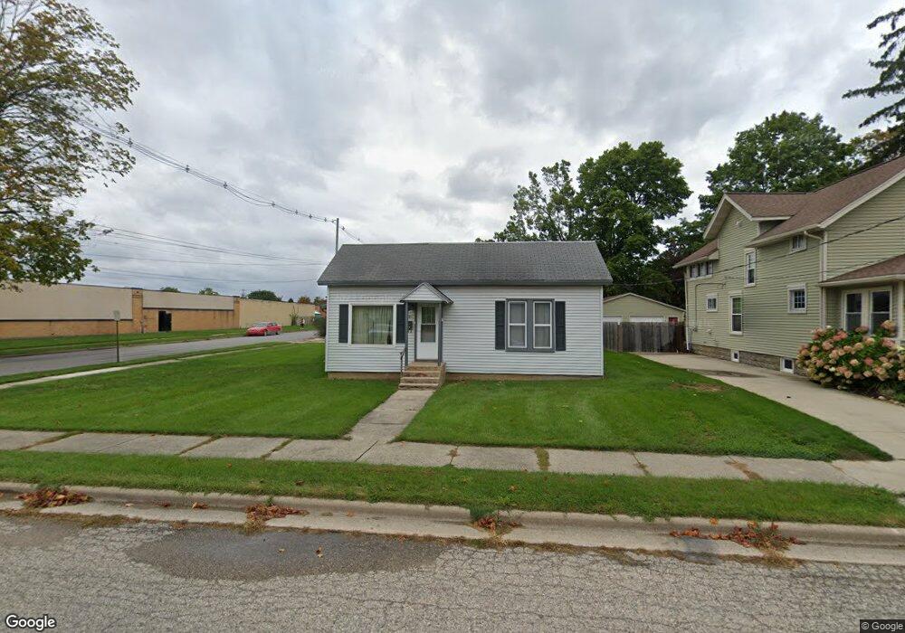 521 Chatham St, Lowell, MI 49331 - photo 1