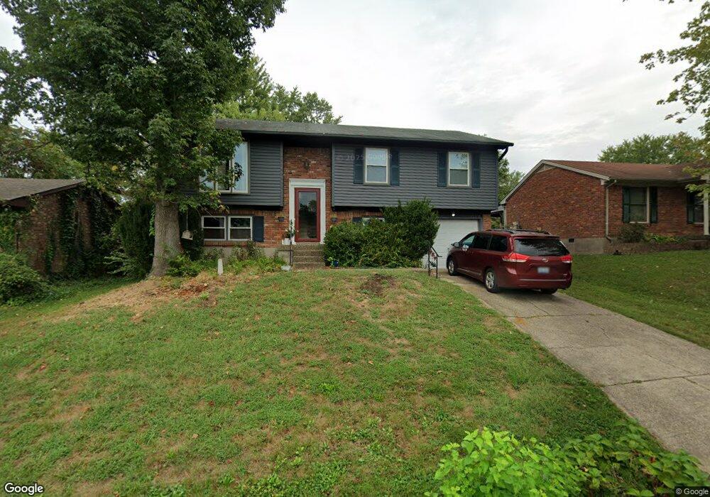 8305 Herrington Ct, Louisville, KY 40228 - photo 1