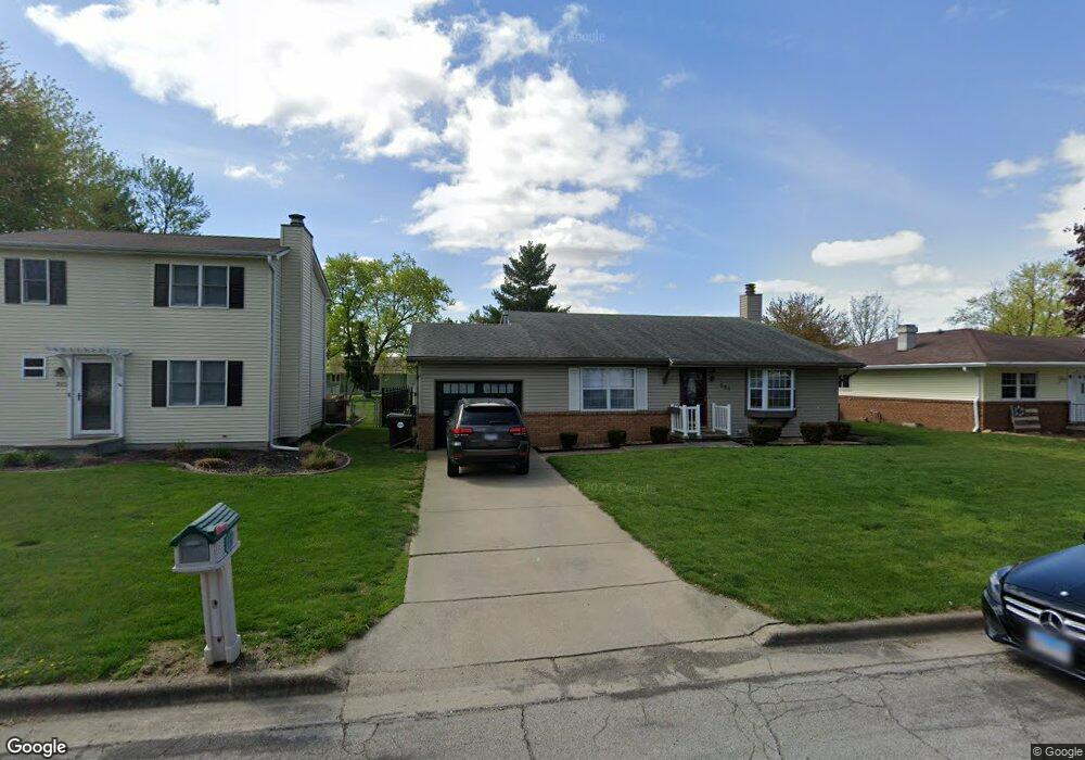 205 Heritage Ave, Lincoln, IL 62656 - photo 1