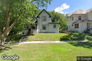 615 W 9th St, Waterloo, IA 50702