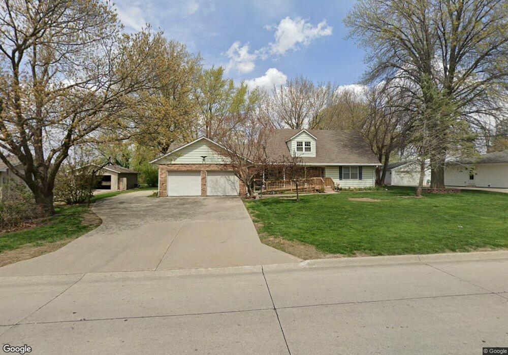 830 S 13th Ave E, Newton, IA 50208 - photo 1