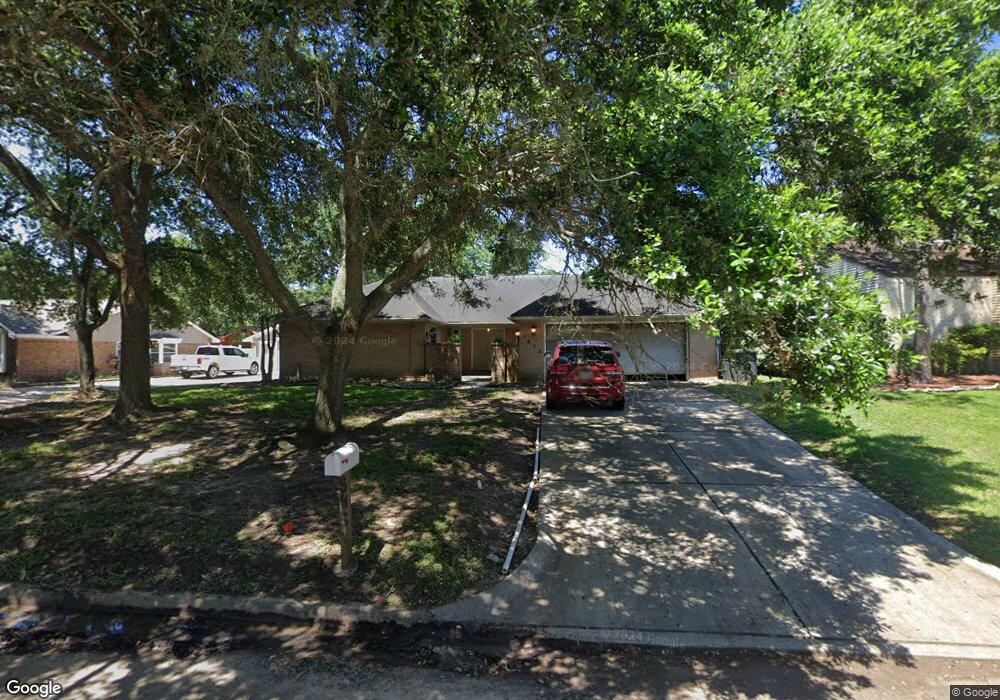 5454 Apple Blossom Ln, Friendswood, TX 77546 - photo 1