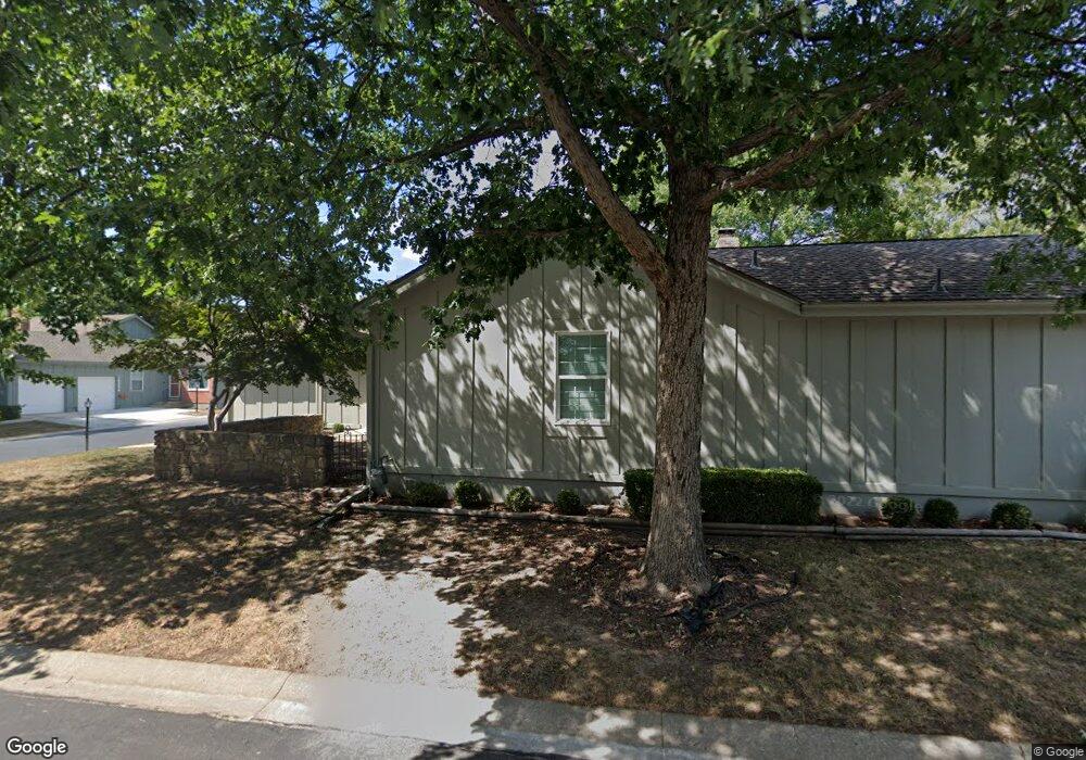 10202 Edelweiss Cir, Shawnee, KS 66203 - photo 1