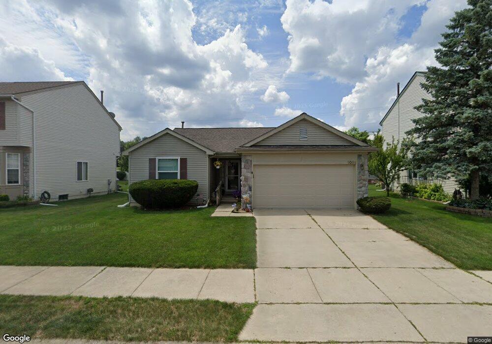 1068 Dartmouth Ln, Waterford, MI 48327 - photo 1