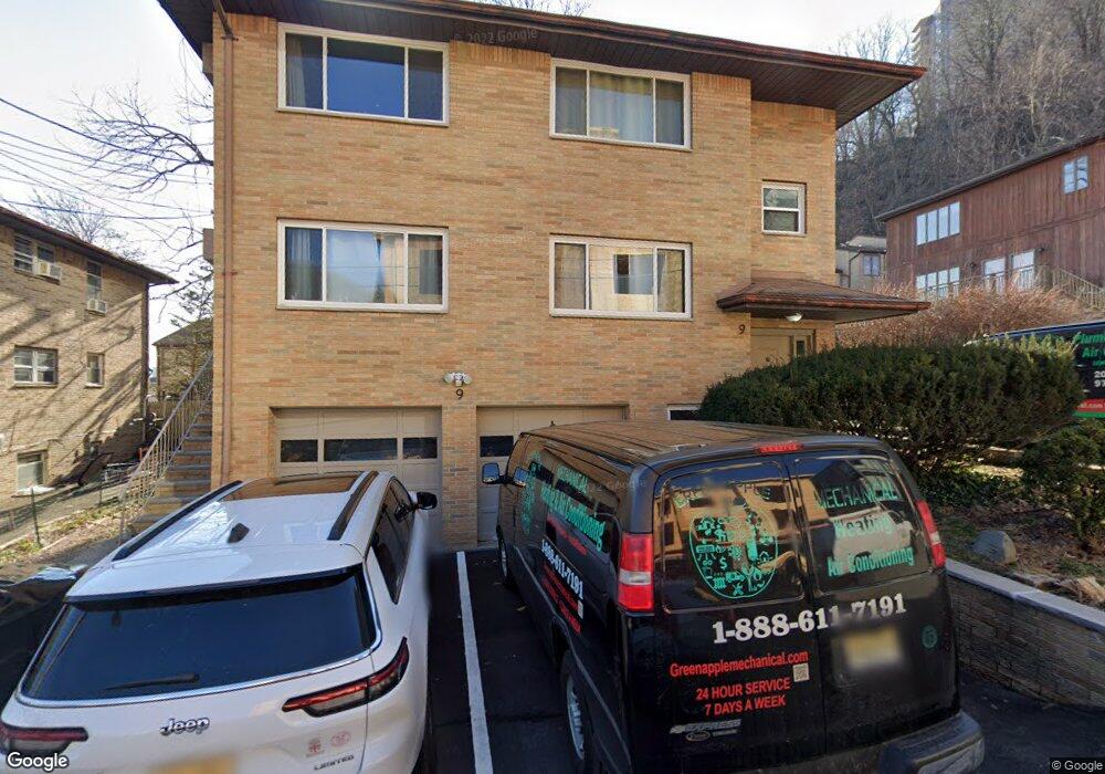 9 Hooks Ln, Edgewater, NJ 07020 - photo 1