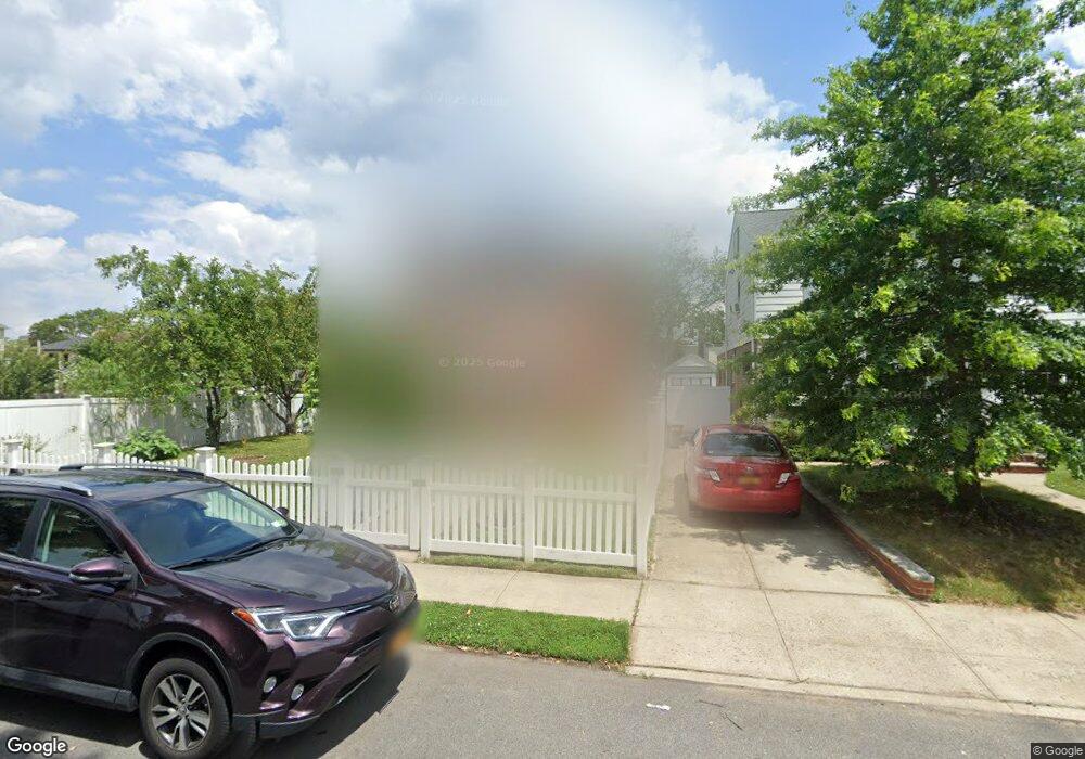 7503 183rd St, Fresh Meadows, NY 11366 - photo 1