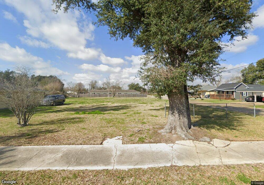 729 N Lyons St, Lake Charles, LA 70601 - photo 1