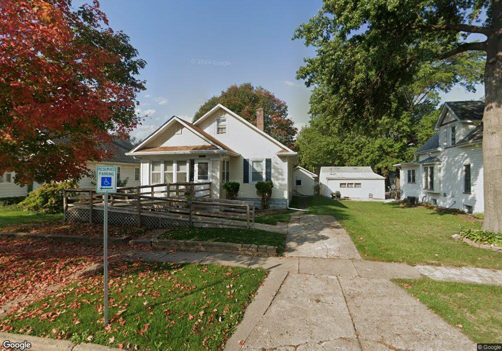 1926 N Howell St, Davenport, IA 52804 - photo 1