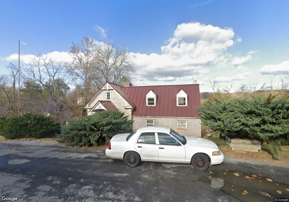 551 N Massanutten St, Strasburg, VA 22657 - photo 1