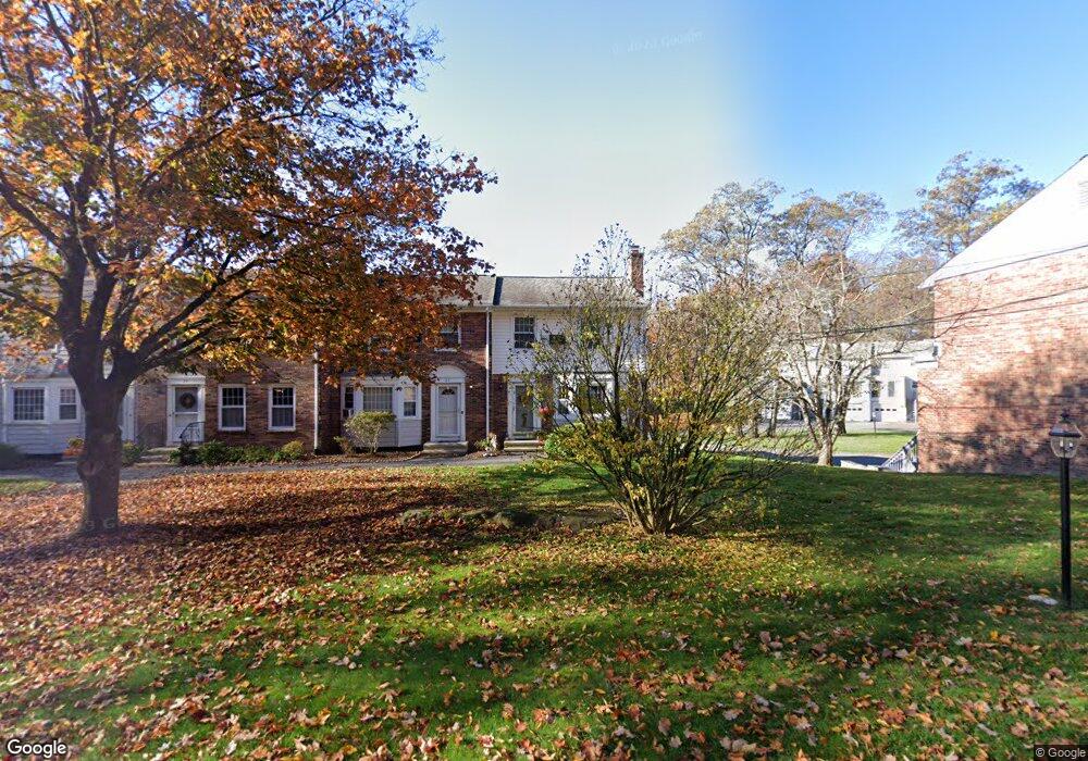 22 Silvermine Manor, Brookfield, CT 06804 - photo 1