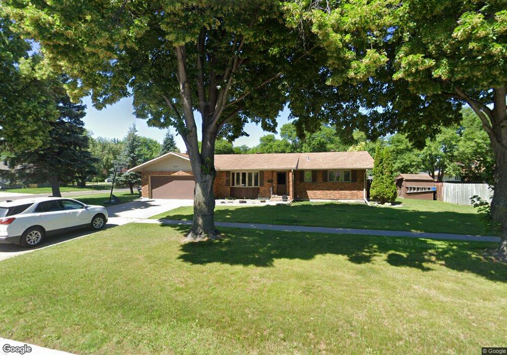 2854 Elm St N, Fargo, ND 58102 - photo 1