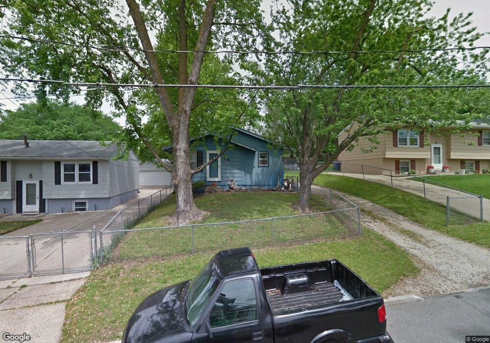 226 E Wall Ave, Des Moines, IA 50315 - photo 1