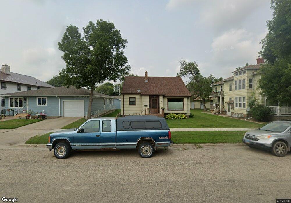 609 1st Ave N, Jamestown, ND 58401 - photo 1