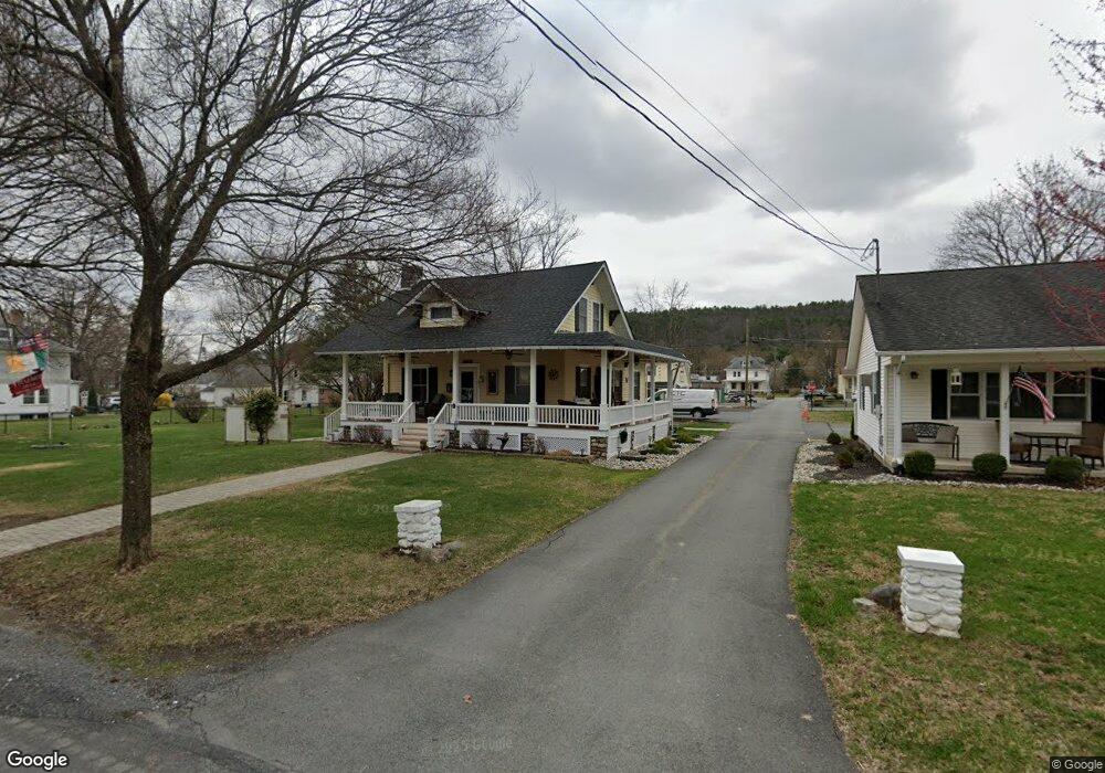 304 W Ann St, Milford, PA 18337 - photo 1