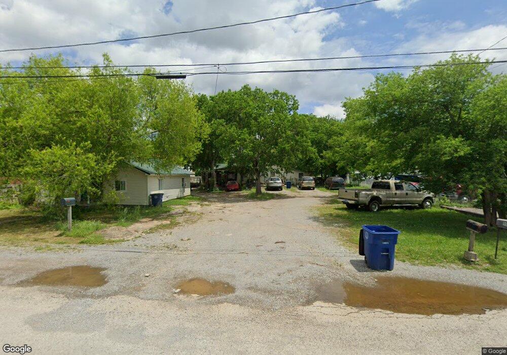 910 Sevier St, Shelbyville, TN 37160 - photo 1