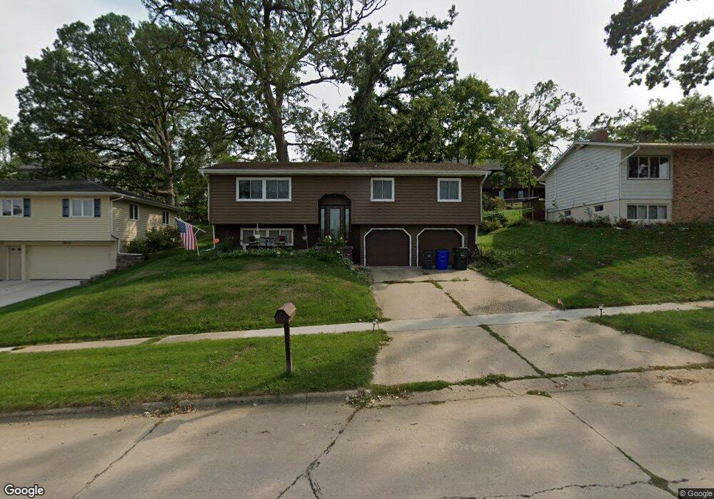 2521 M Ave NW, Cedar Rapids, IA 52405 - photo 1