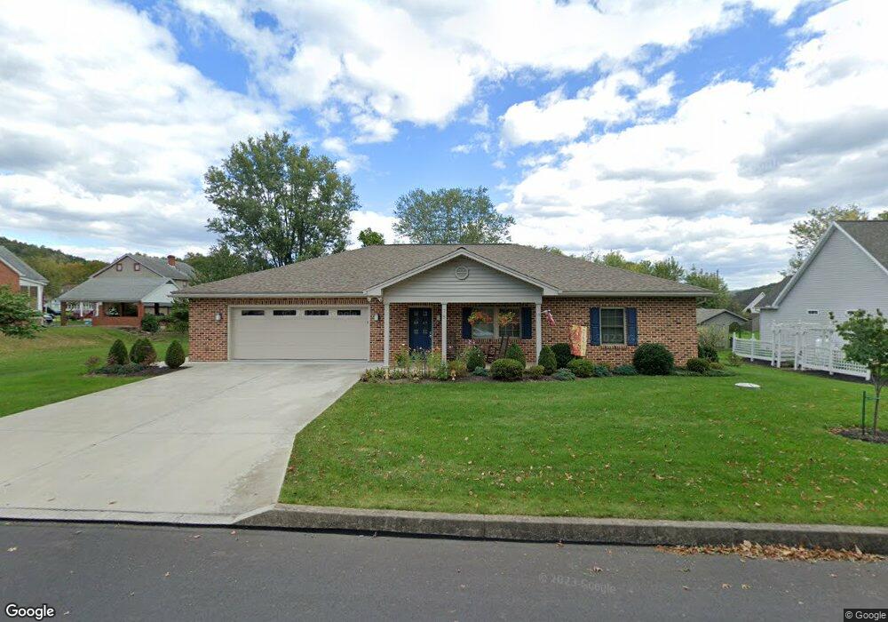 75 Locust St, New Bloomfield, PA 17068 - photo 1