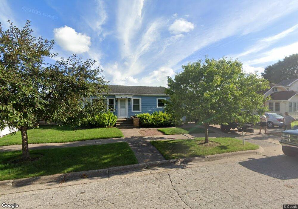 229 N 1st St, La Crescent, MN 55947 - photo 1