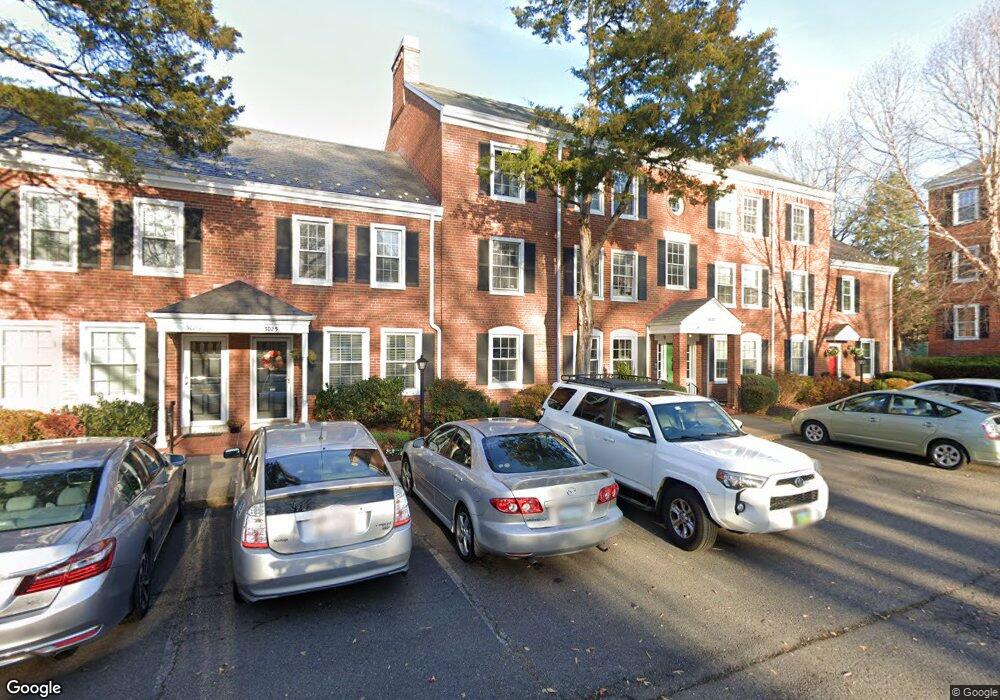 3027 S Columbus St unit B2, Arlington, VA 22206 - photo 1