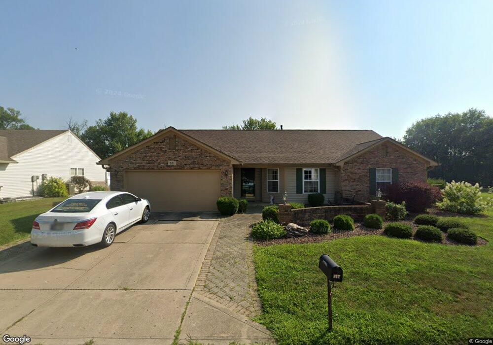811 E Fleetwood Dr, Greensburg, IN 47240 - photo 1