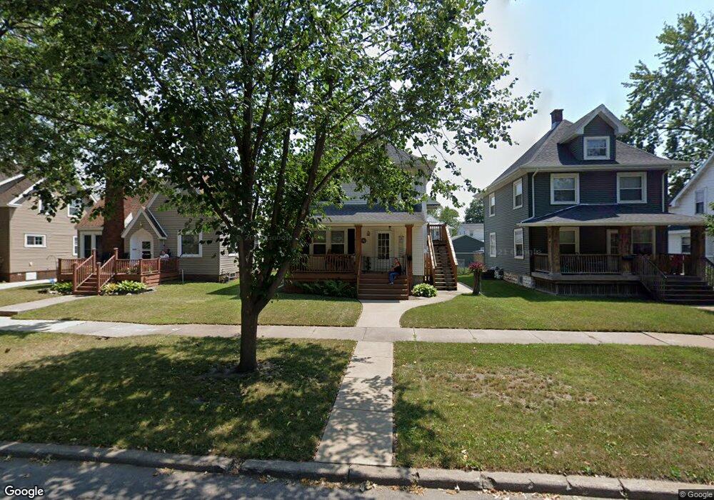 915 G Ave NW, Cedar Rapids, IA 52405 - photo 1