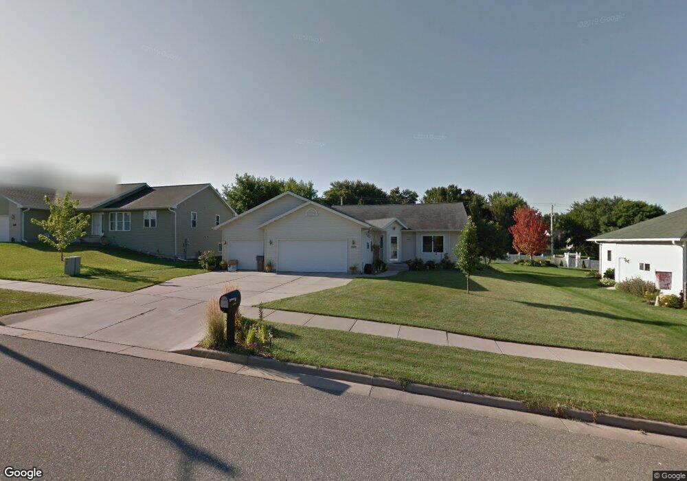 1923 W Ridge Dr, Eau Claire, WI 54703 - photo 1