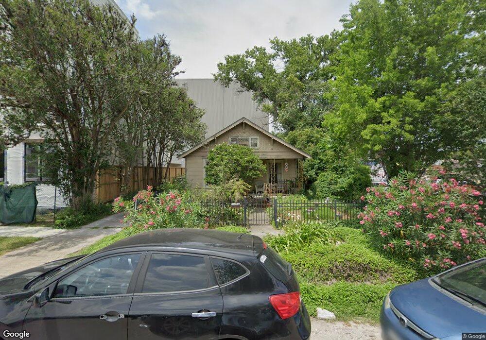 743 E 10th 1/2 St, Houston, TX 77008 - photo 1