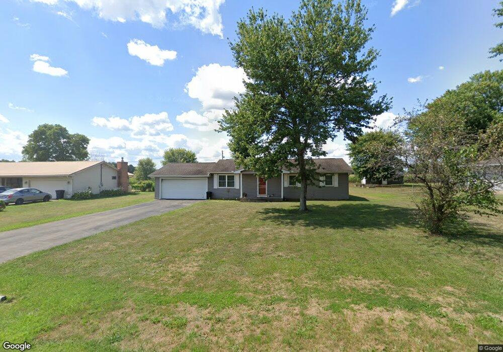 25153 Lawnfield Dr, Circleville, OH 43113 - photo 1