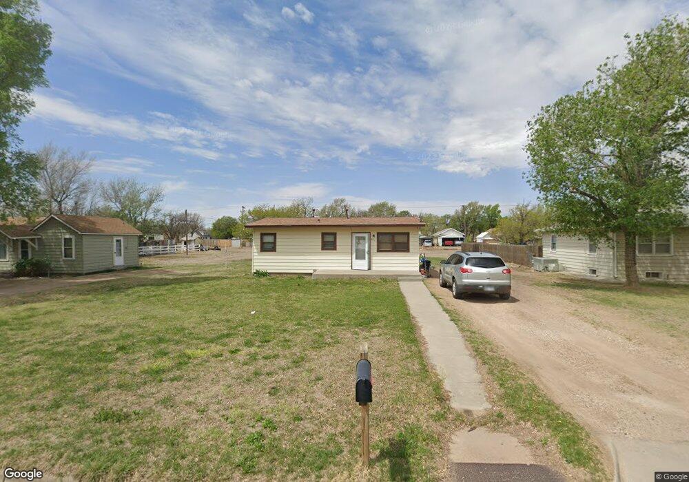 811 S Madison St, Hugoton, KS 67951 - photo 1