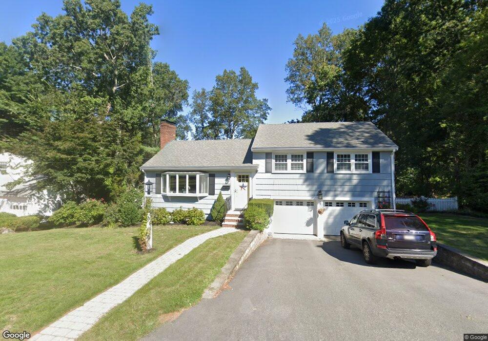 9 Pilgrim Rd, Hingham, MA 02043 - photo 1