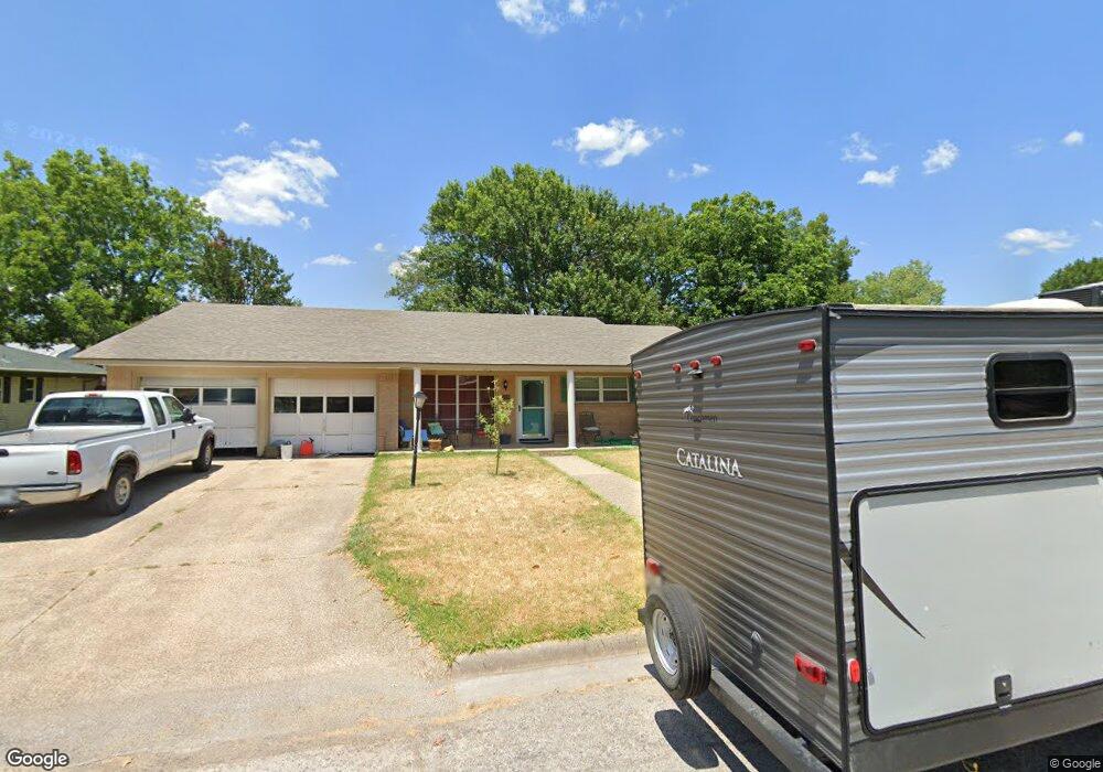 2009 Cypress St, Gainesville, TX 76240 - photo 1