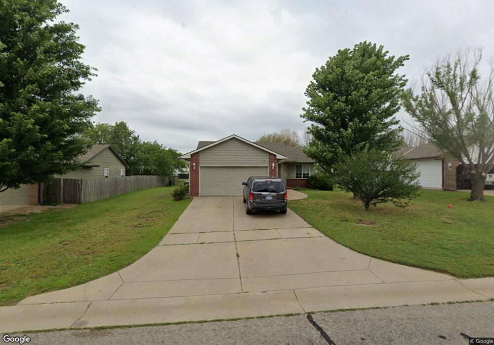 1734 N Myers Cir, Mulvane, KS 67110 - photo 1