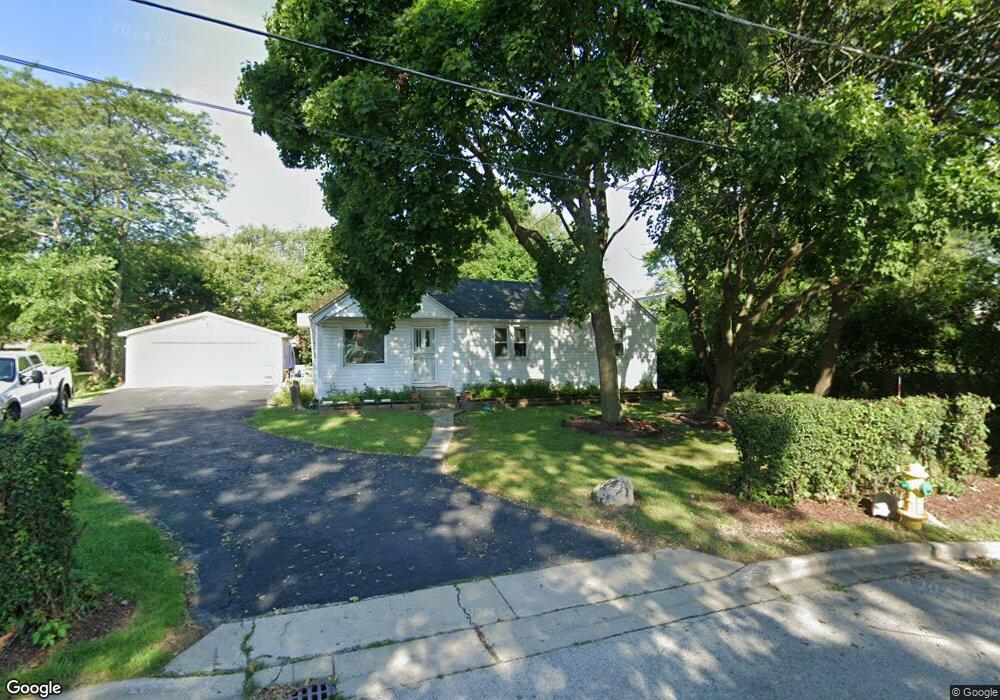 35238 N Pioneer Rd, Waukegan, IL 60085 - photo 1