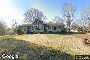 370 Taylor St, Bruceton, TN 38317