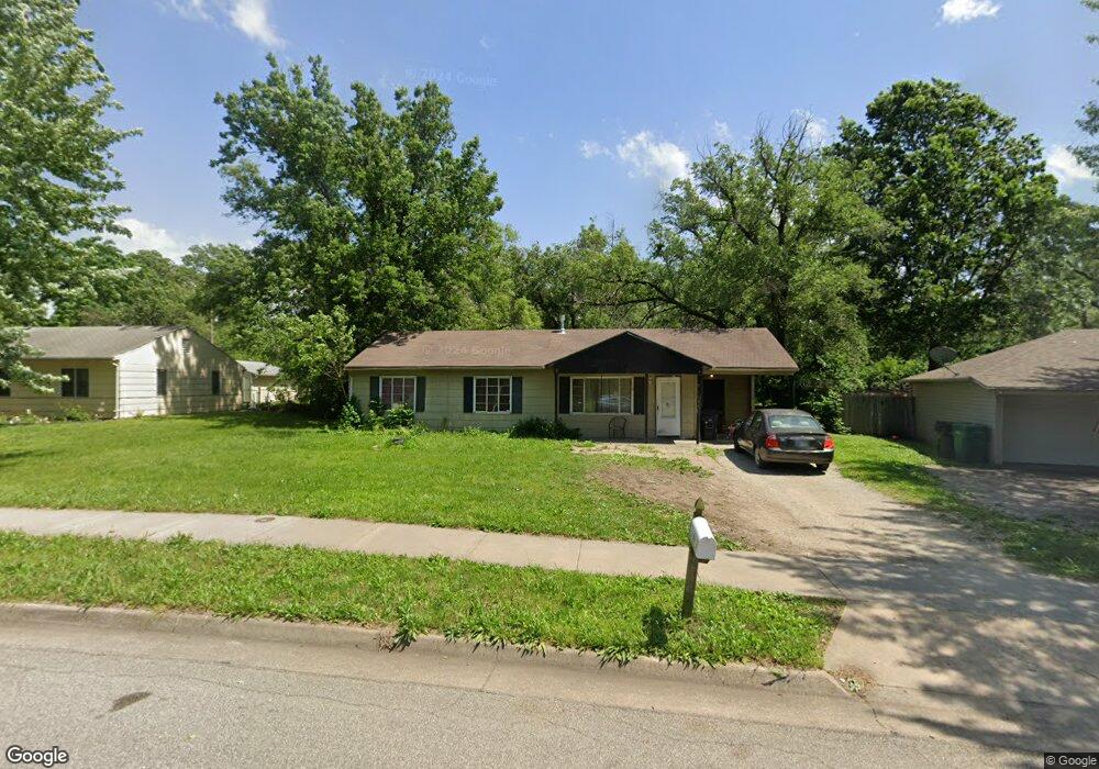 3524 SW Tara Ave, Topeka, KS 66611 - photo 1