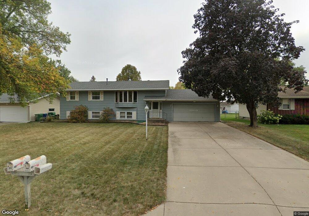 10023 99th Place N, Maple Grove, MN 55369 - photo 1