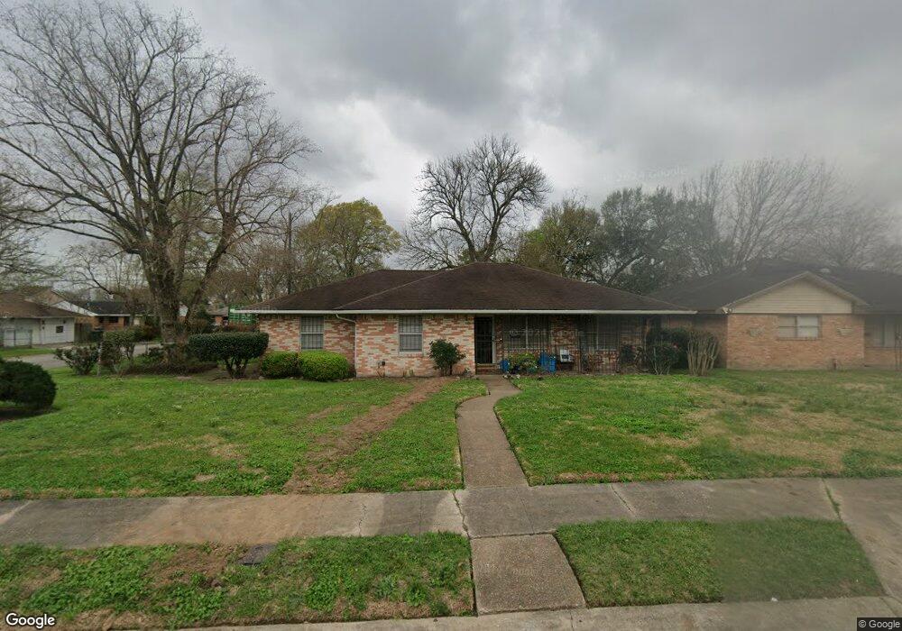 446 Gammon Dr, Houston, TX 77022 - photo 1