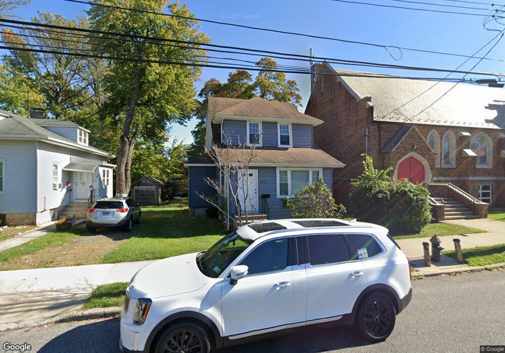 672 Drumgoole Rd E, Staten Island, NY 10312 - photo 1