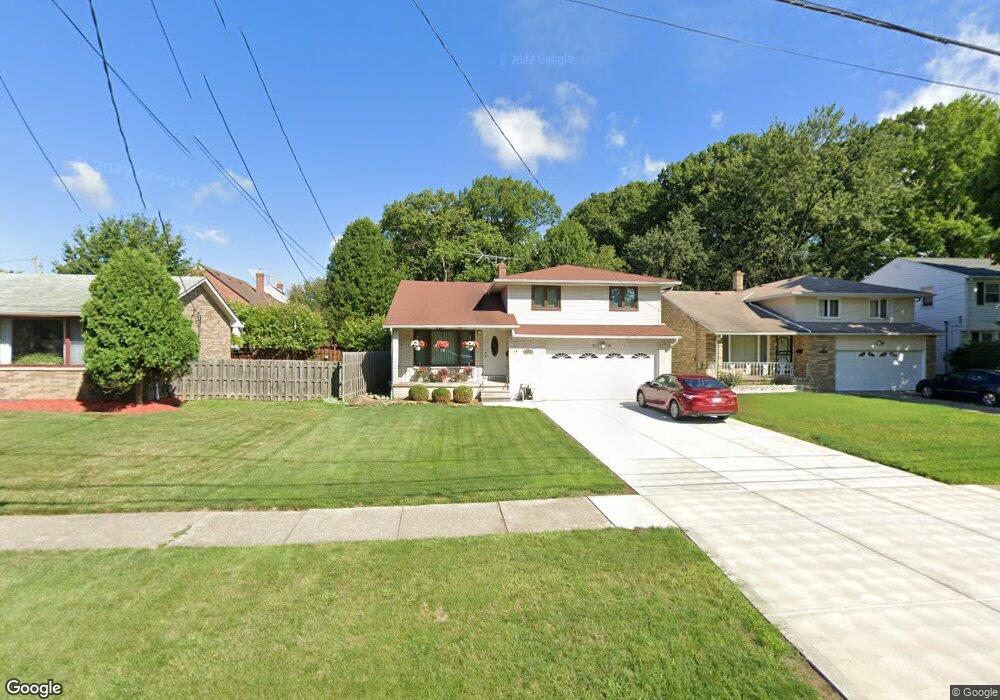 25571 Glenbrook Blvd, Euclid, OH 44117 - photo 1