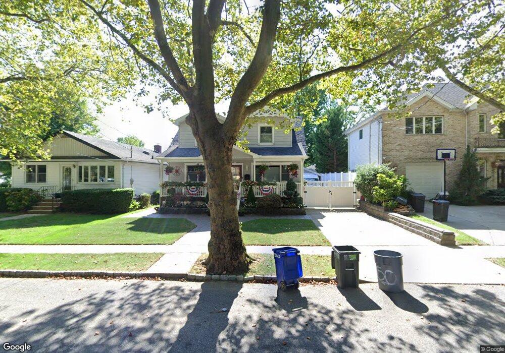 250 Montreal Ave, Staten Island, NY 10306 - photo 1