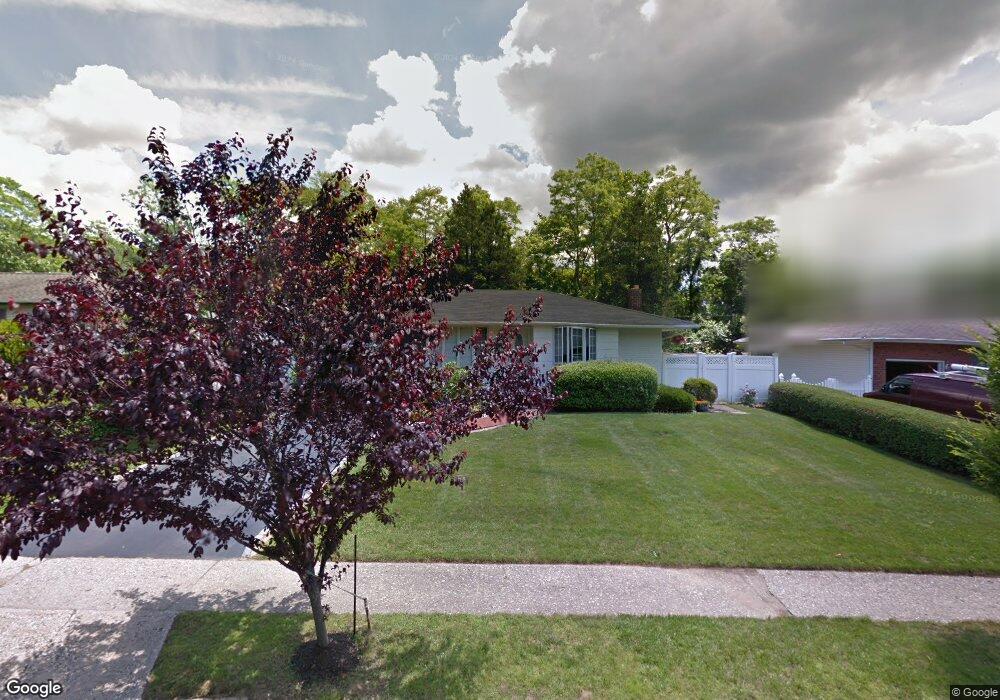 27 August Crescent, ComMacK, NY 11725 - photo 1