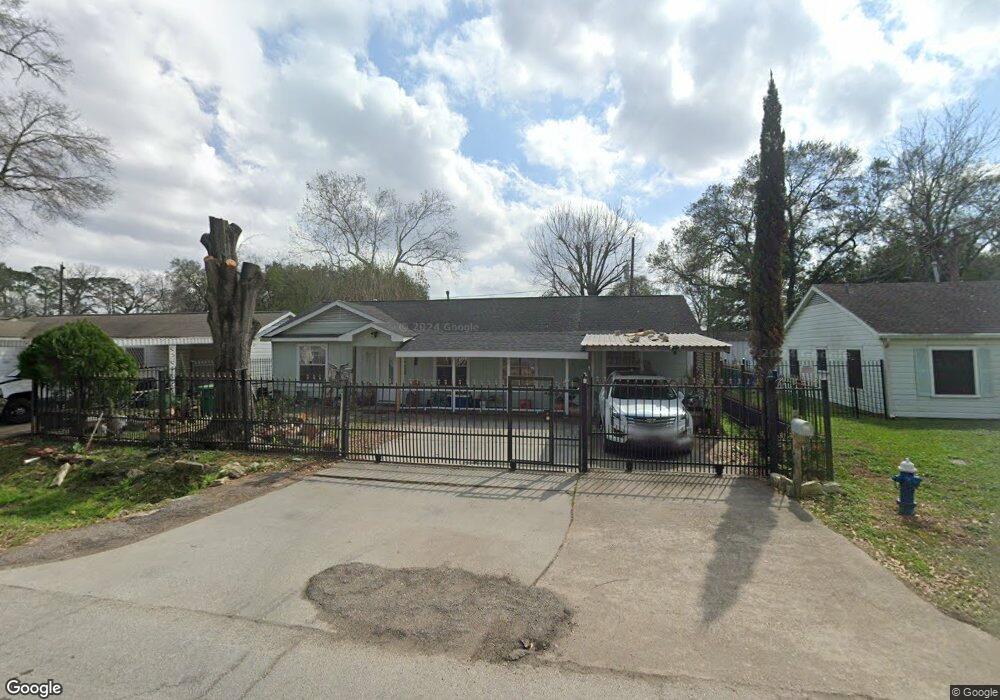 58 Farrell St, Houston, TX 77022 - photo 1
