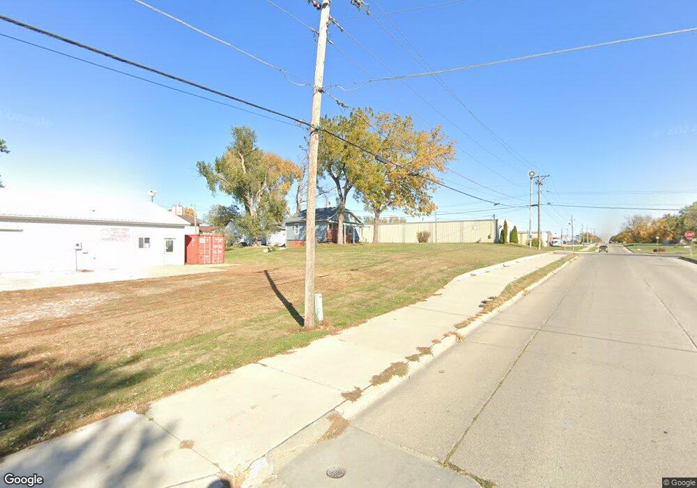 1110 N 11th Ave E, Newton, IA 50208 - photo 1