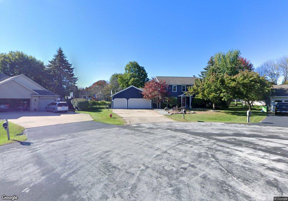 N9567 Diamond Ct, Appleton, WI 54915 - photo 1