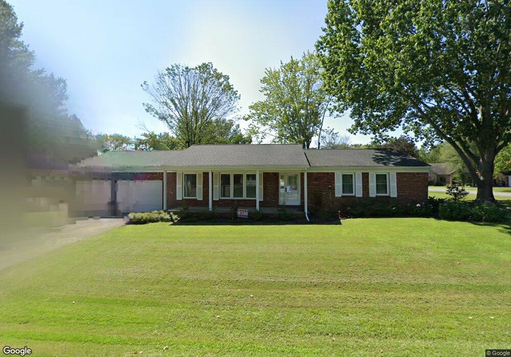 103 Shawnee Dr, Harrisburg, IL 62946 - photo 1