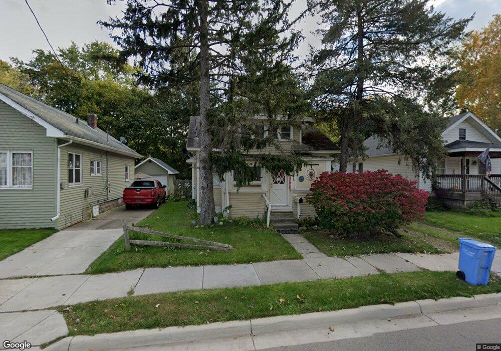 1209 W Mount Hope Ave, Lansing, MI 48910 - photo 1