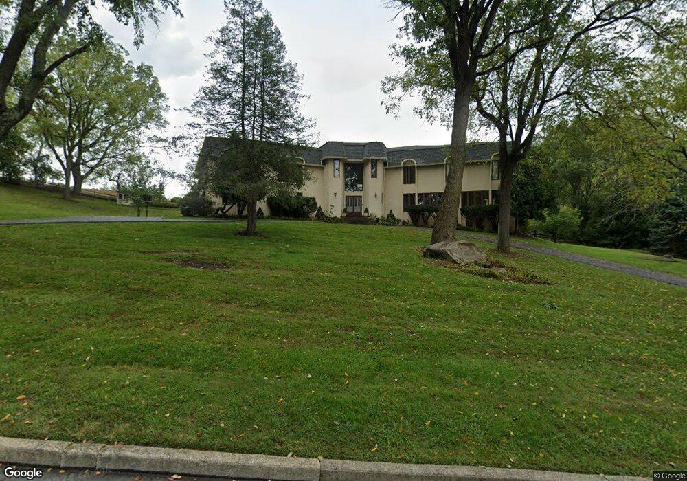 172 Hunt Valley Cir, Berwyn, PA 19312 - photo 1