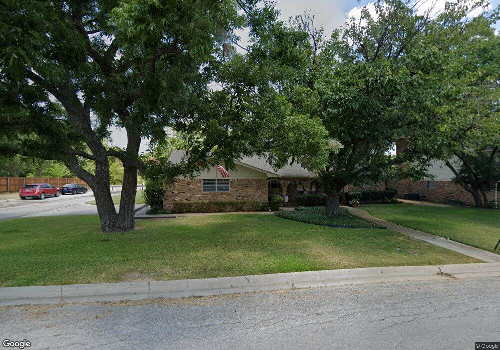 608 Aspen Rd, Gainesville, TX 76240 - photo 1