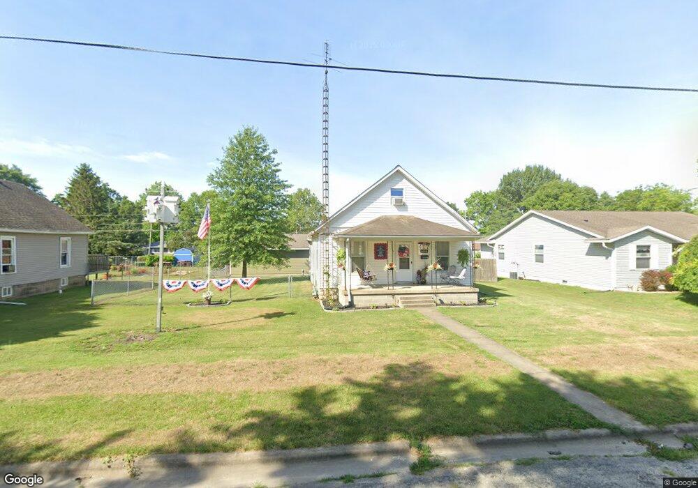 417 Williamette Ave, Lincoln, IL 62656 - photo 1