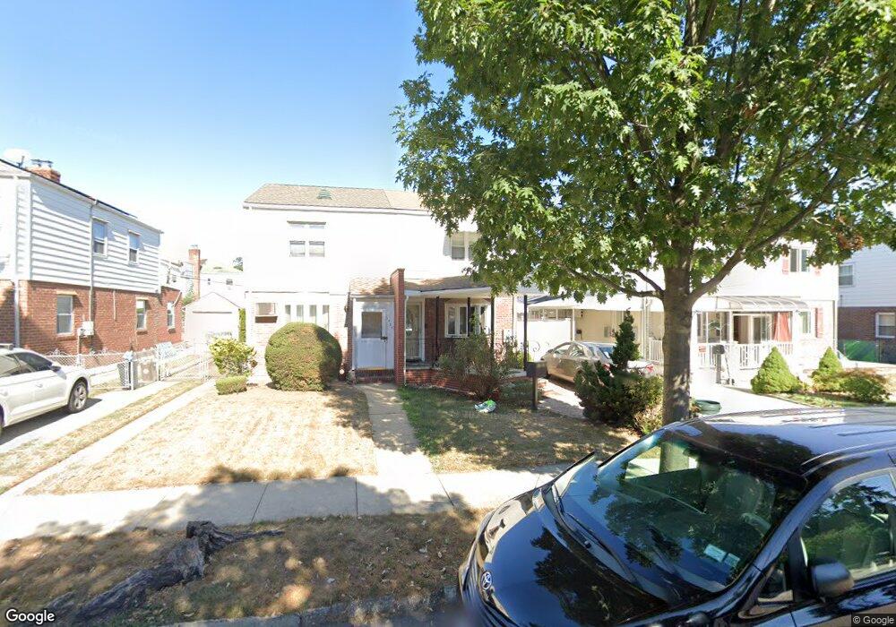 7725 250th St, Bellerose, NY 11426 - photo 1